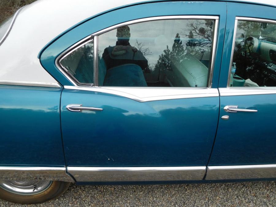 Детали экстерьера Kaiser Special 4-Door Sedan 1954 года  (фото 11 из 47)